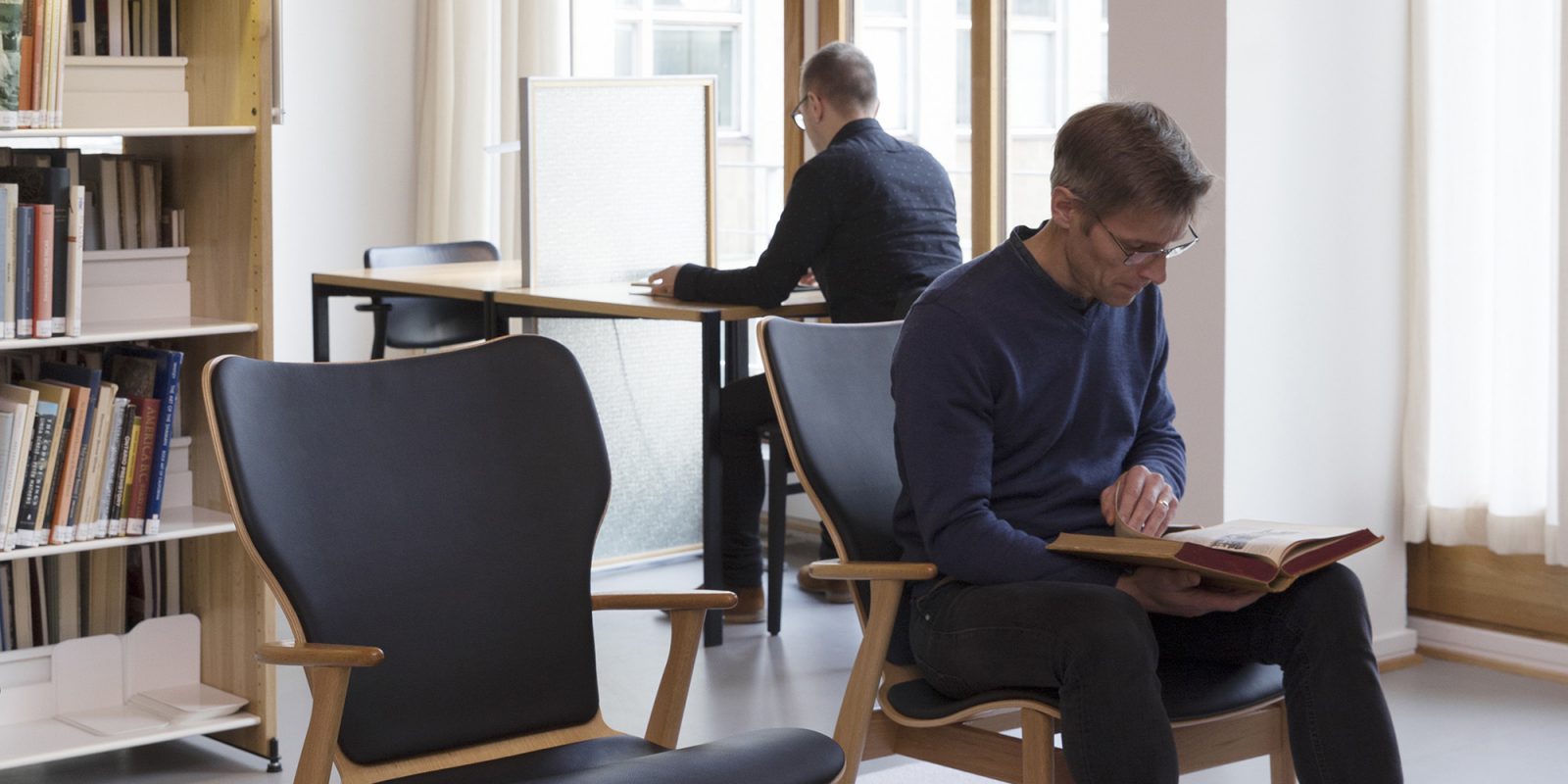 Museoviraston kirjastossa Sturenkadulla Helsingissä Museoviraston kirjastossa Sturenkadulla Helsingissä