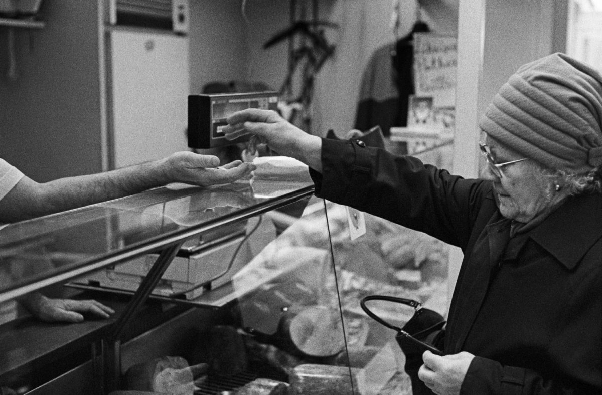 Kommers i Hagnäs saluhall år 1988. Bild: Timo Kirves / Journalistiska bildarkivet JOKA