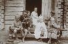 Children eating turnips in Tietävälä, Kirvu, in the early 20th century. Photo: Liina Cantell / Collection of the Karelian student nation at the University of Helsinki / Picture Collections of the Finnish Heritage Agency. Objektinumero: KK4878:271