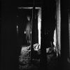 Elämäntapayrittäjä Johan Venninen rakentaa talonsa kellarissa Hyvinkäällä 1959. Kuva: UA Saarinen / JOKA / Museovirasto