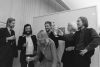 Todelliset valheet -näyttelyn taiteilijoita: Leo Lindsten (vas.), Juhani Harri, Risto Vilhunen, J.O. Mallander, Olli Lyytikäinen ja Antero Kare. Kuva: Kari Pulkkinen / JOKA / Museovirasto. Objektinumero: JOKAKP2_06Ih:10