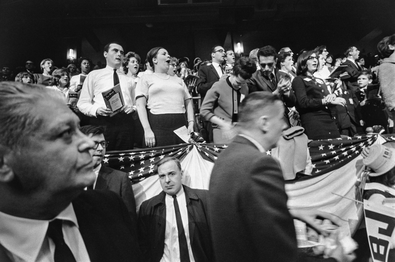 Presidenttiehdokas Lyndon B. Johnsonin vaalitilaisuus. Madison Square Garden, New York, 31.10.1964. Kuva: Helge Heinonen / JOKA / Museovirasto. Objektinumero: JOKAHH5B02_130B:4 Presidenttiehdokas Lyndon B. Johnsonin vaalitilaisuus. Madison Square Garden, New York, 31.10.1964. Kuva: Helge Heinonen / JOKA / Museovirasto. Objektinumero: JOKAHH5B02_130B:4