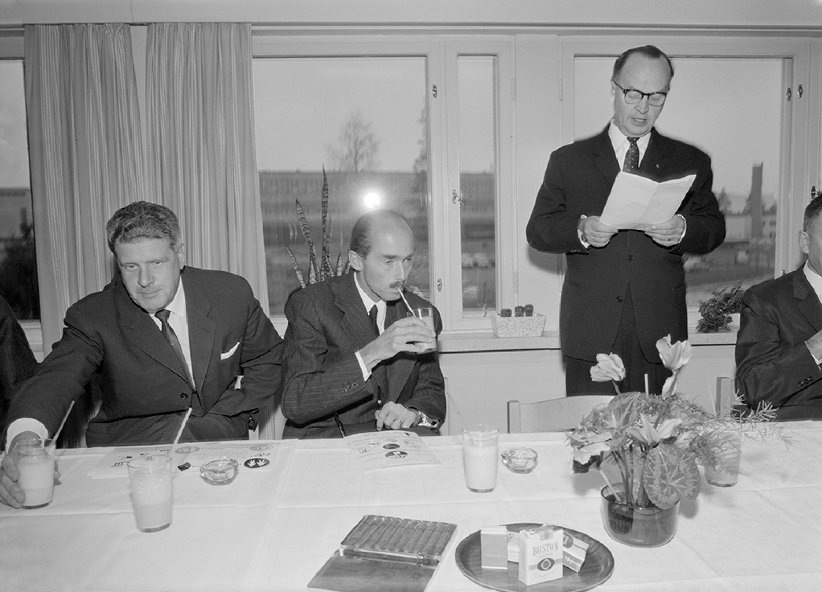 Otto von Habsburg acquaints himself with Valio’s products at the Pitäjänmäki production facility in 1963. Photo: Erkki Voutilainen / Maaseudun Tulevaisuus / Press Photo Archive JOKA / Finnish Heritage Agency. Objektinumero: JOKAMT2He21A:1 Otto von Habsburg acquaints himself with Valio’s products at the Pitäjänmäki production facility in 1963. Photo: Erkki Voutilainen / Maaseudun Tulevaisuus / Press Photo Archive JOKA / Finnish Heritage Agency. Objektinumero: JOKAMT2He21A:1