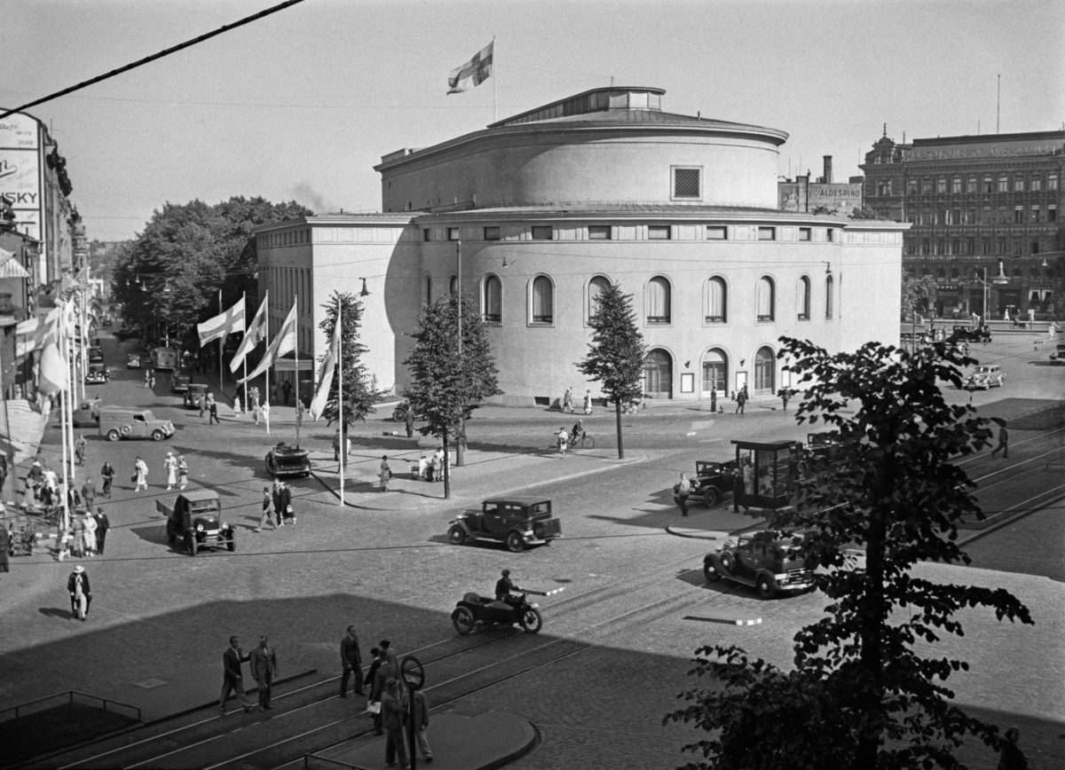 Svenska Teatern Erottajalla Helsingissä 1930-luvun lopulla. Kuva: Hugo Sundström / HBL / Journalistinen kuva-arkisto JOKA / Museovirasto