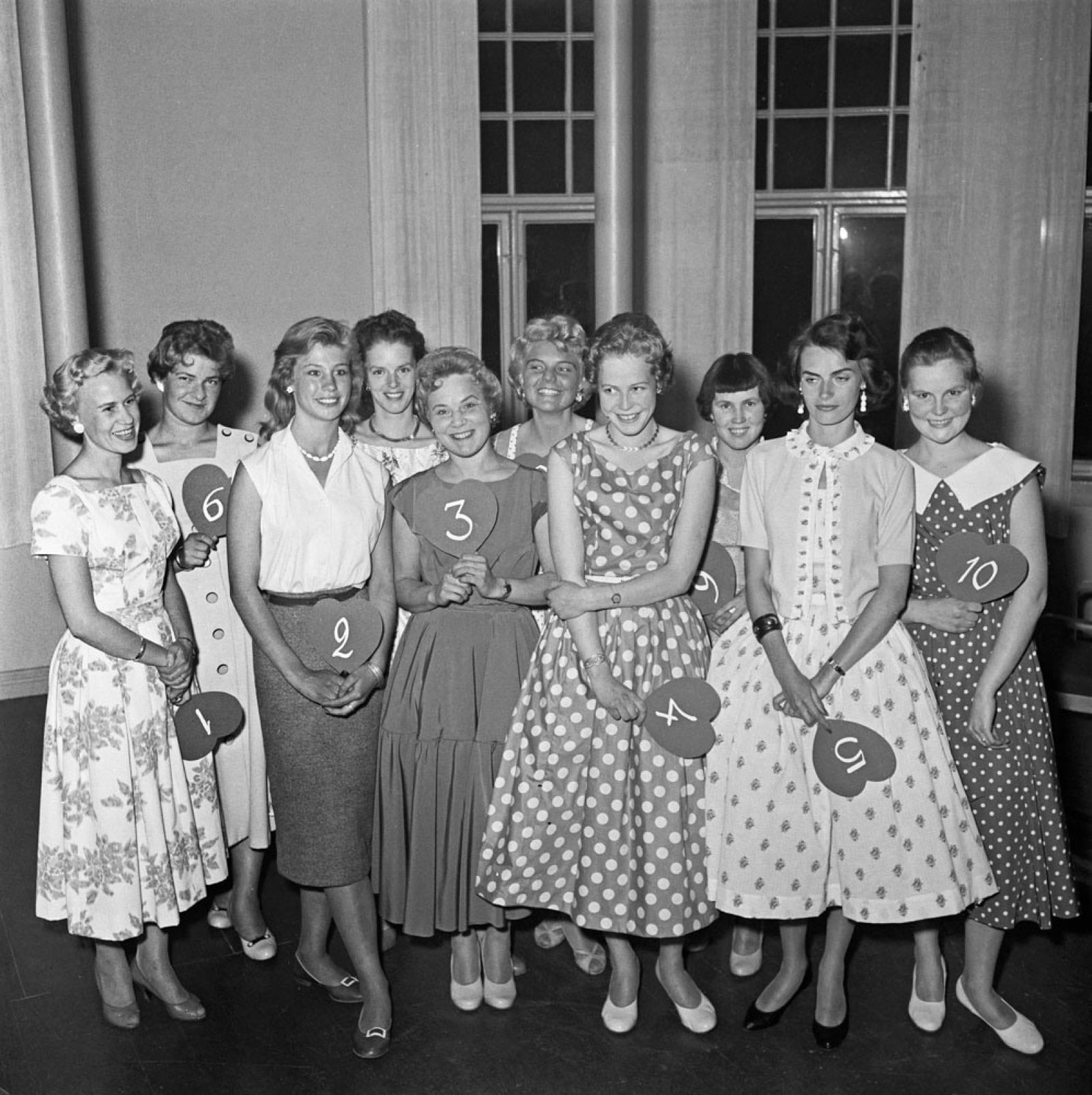 Miss Summer Hanko, 1957. Image: Bror Brandt / Västra Nyland / Press Photo Archive JOKA / Finnish Heritage Agency. Objektinumero: JOKAVN4A1H64:1
