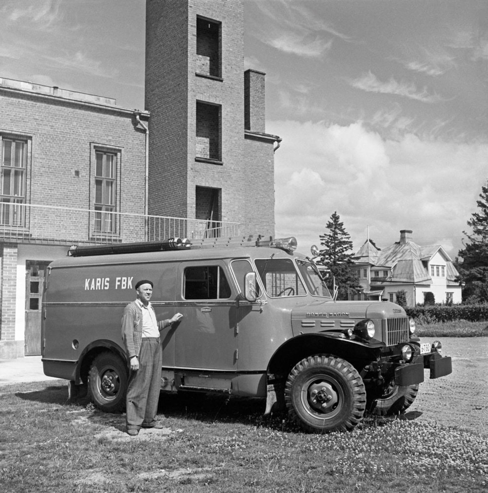 The fire engine, 1958. Image: Bror Brandt / Västra Nyland / Press Photo Archive JOKA / Finnish Heritage Agency. Objektinumero: JOKAVN4A1I37:1