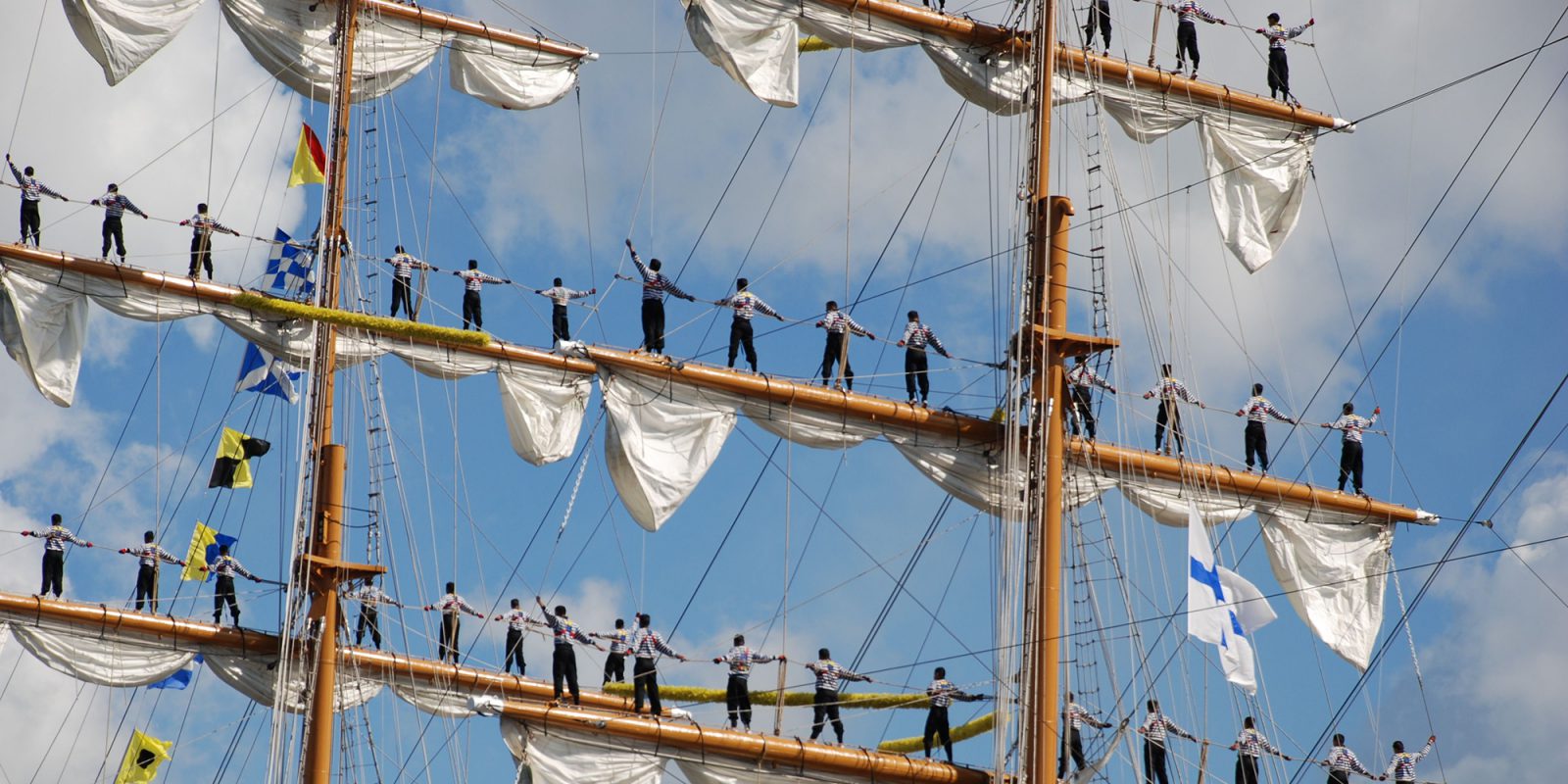 Cuauhtémoc’s crew on the rigging during The Tall Ships’ Races event in Kotka in July 2007 (cropped image), Erik Tirkkonen / The Finnish Maritime Museum’s Picture Collection / Finnish Heritage Agency. Objektinumero: SMK200708:86 Cuauhtémoc’s crew on the rigging during The Tall Ships’ Races event in Kotka in July 2007 (cropped image), Erik Tirkkonen / The Finnish Maritime Museum’s Picture Collection / Finnish Heritage Agency. Objektinumero: SMK200708:86