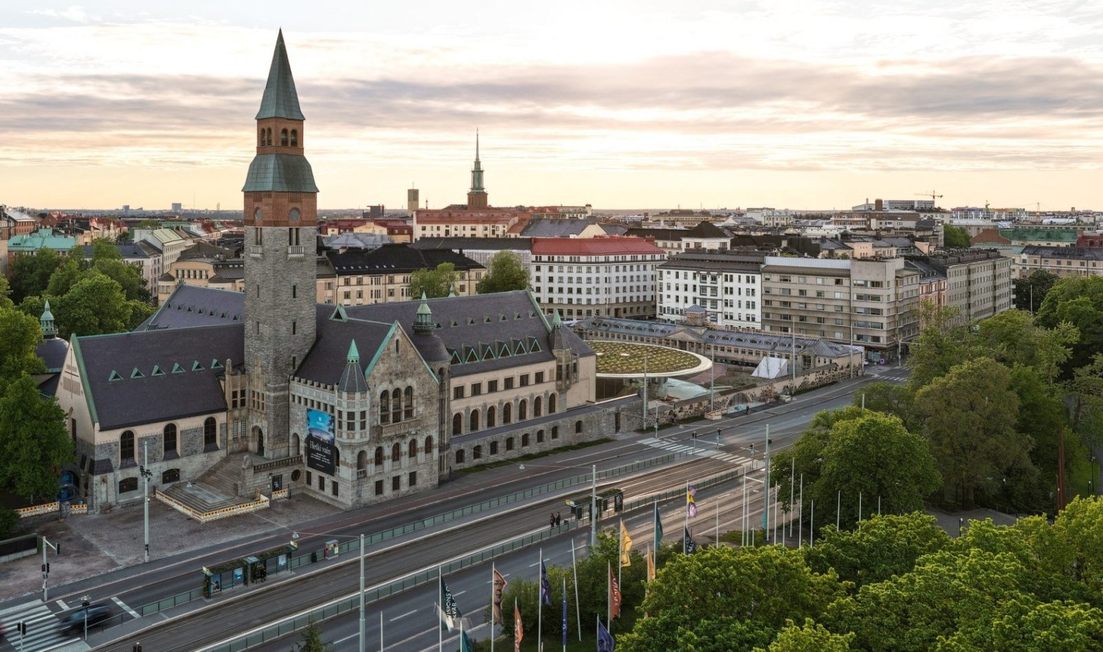 Kansallismuseon Mannerheimintiella kesakuu 2026 Kuva Arno de la Chapelle